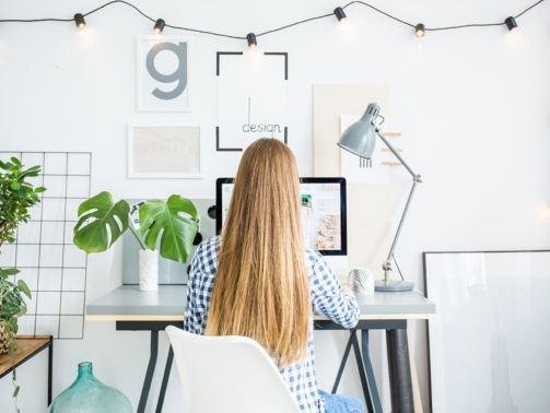 demo-attachment-128-person-with-long-curly-hair-PZ99QM2